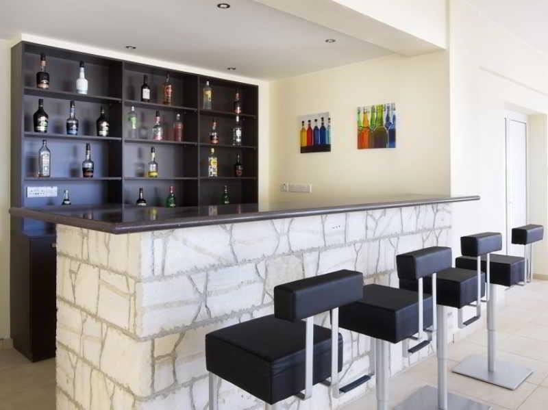 圣乔治俱乐部公寓式酒店 Trimitusa 外观 照片